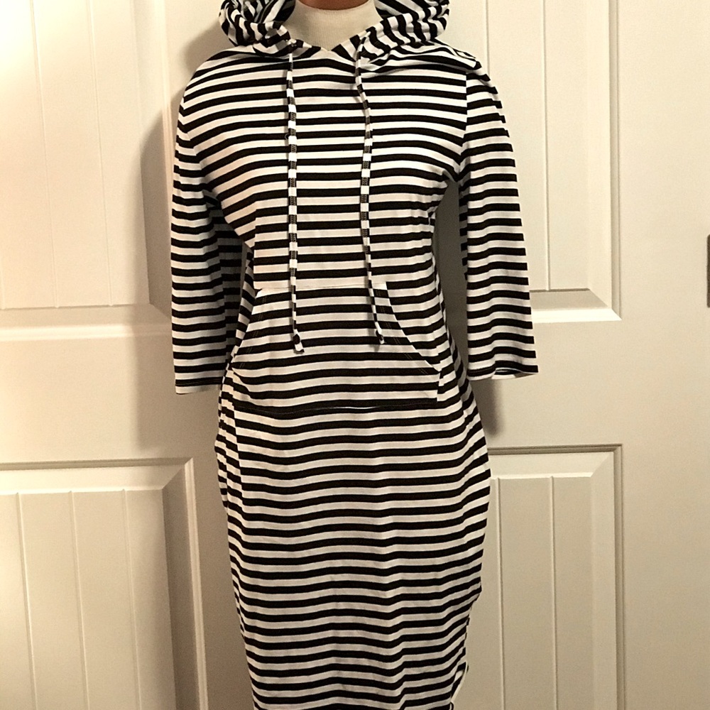 XL Midi long sleeve hooded black/white stripe dres